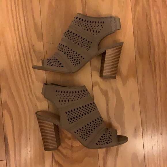 LC Lauren Conrad Shoes - Lauren Conrad Block Heel Sandals